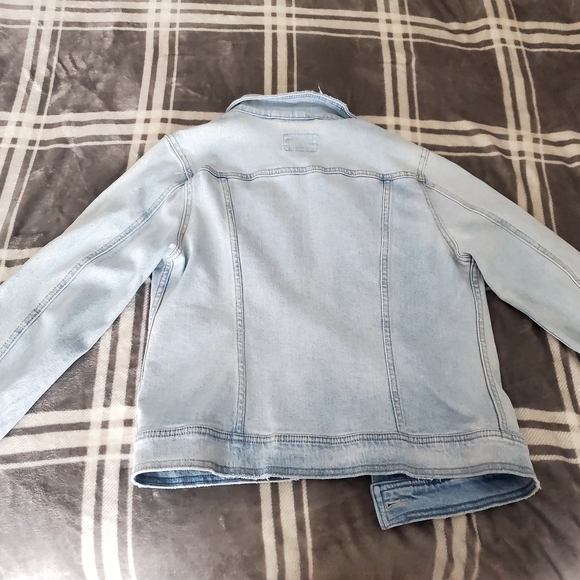 Universal Thread Light Blue Jean Jacket - Picture 4 of 5